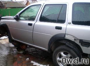 Битый автомобиль Land Rover Freelander