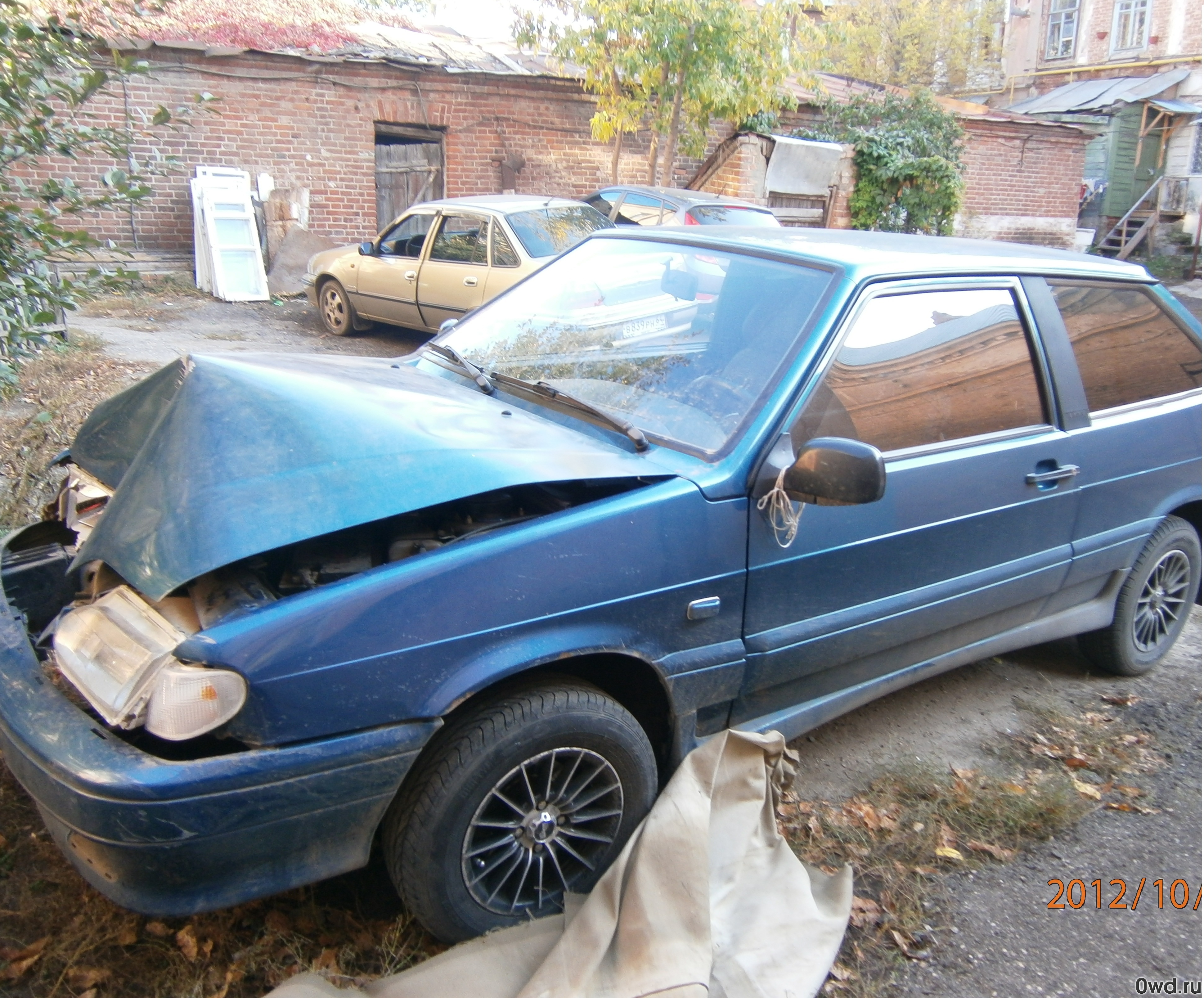 Битый автомобиль LADA (ВАЗ) 2113 (2005) в Саратове